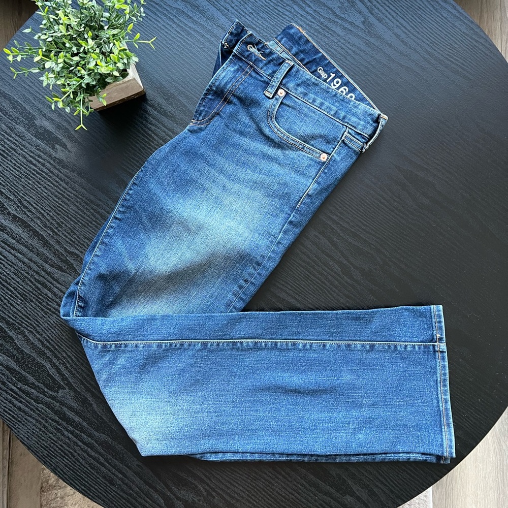 Straight, bootcut Jean